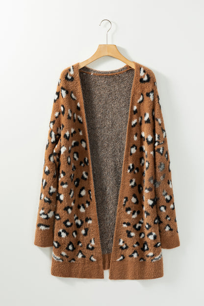 Brauner pelz-cardigan mit leopardenmuster