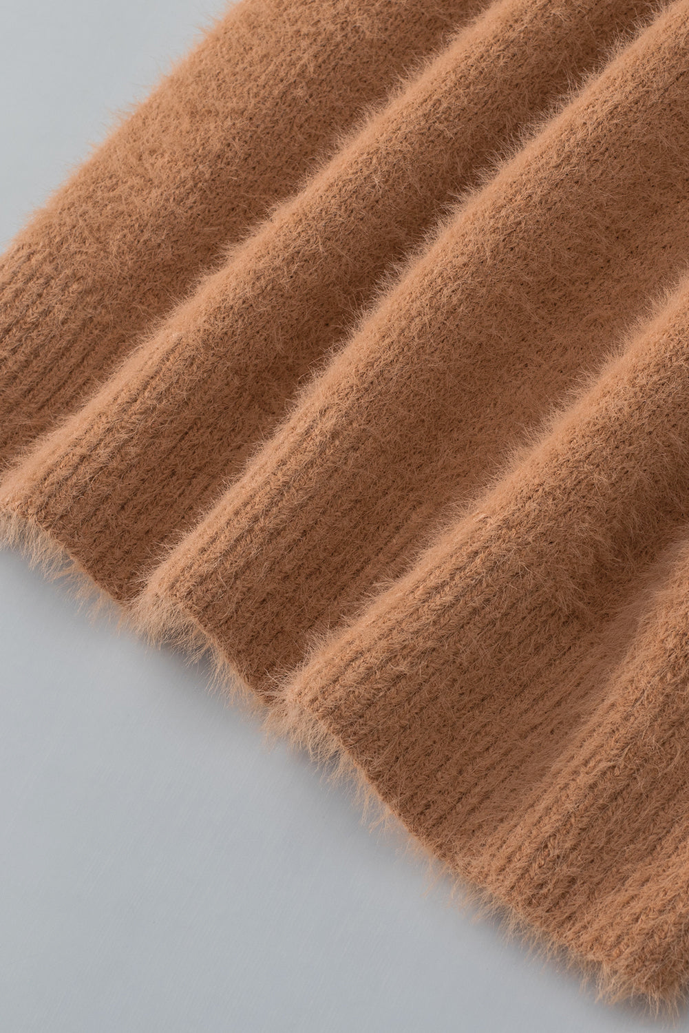 Lichte Franse beige fuzzy trui met korte mouwen