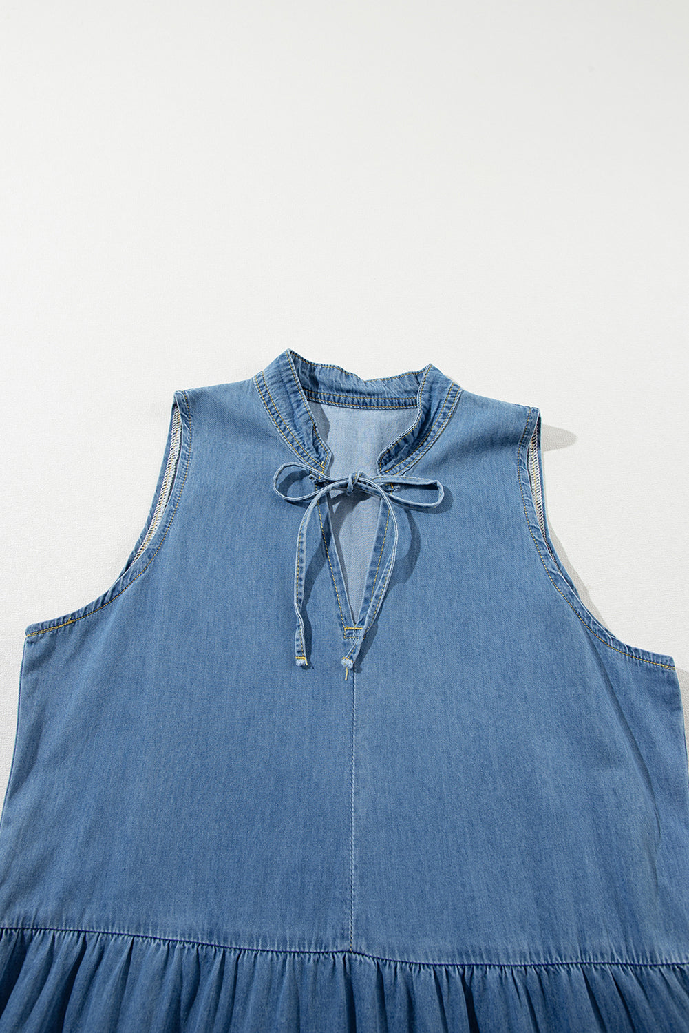 Blauwe mouwloze, geclassificeerde Chambray Maxic Dress