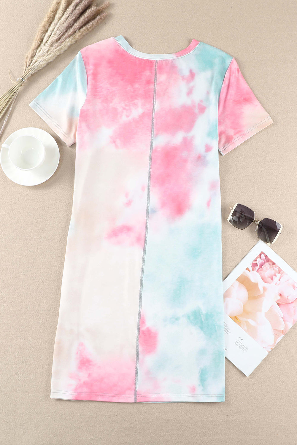 Multicolor tie dye tee-kleid mit übergroßem schlitz