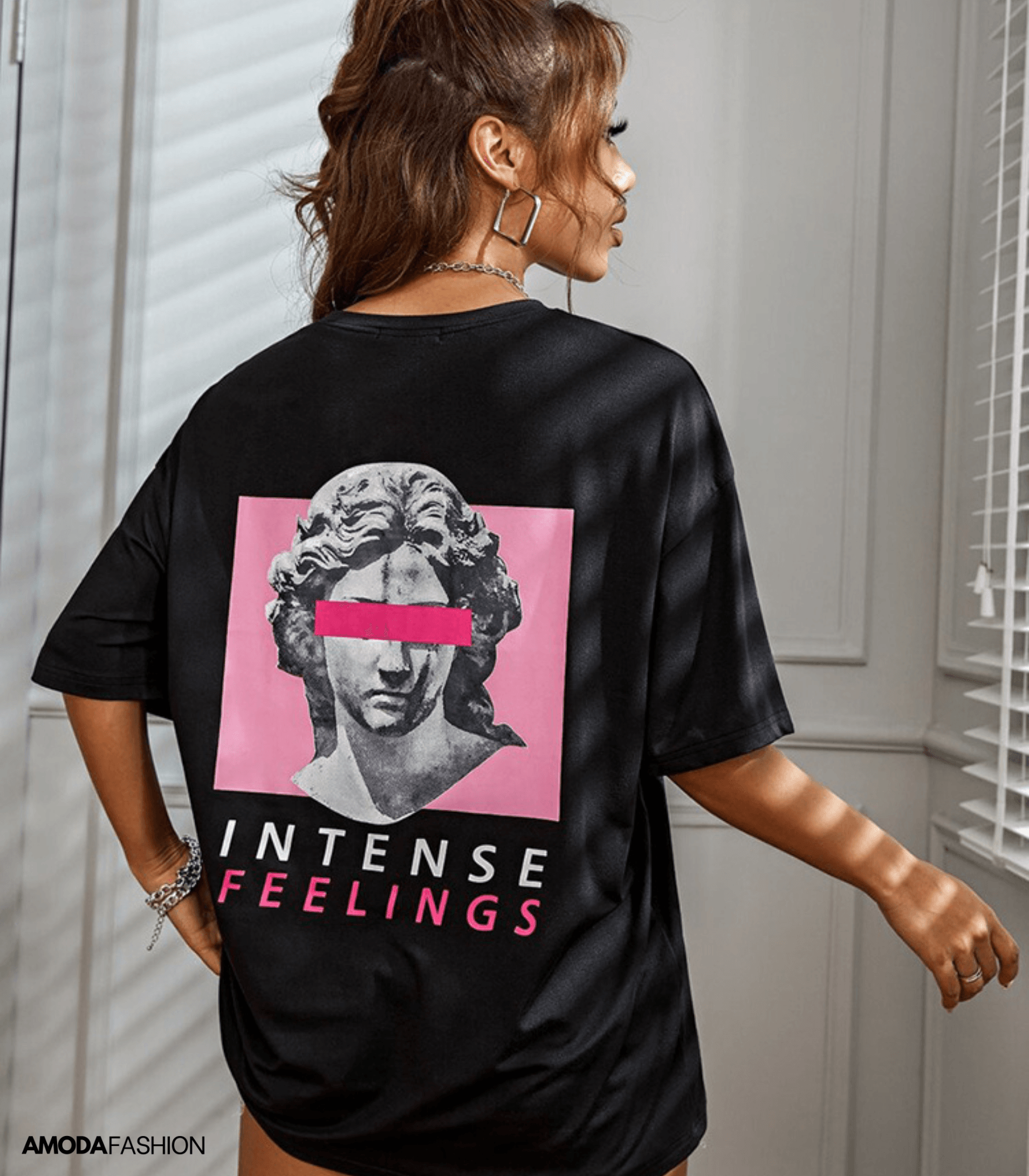 "Intense Feelings" Rückenbedrucktes Kurzarm-T-Shirt - Amodafashion.de