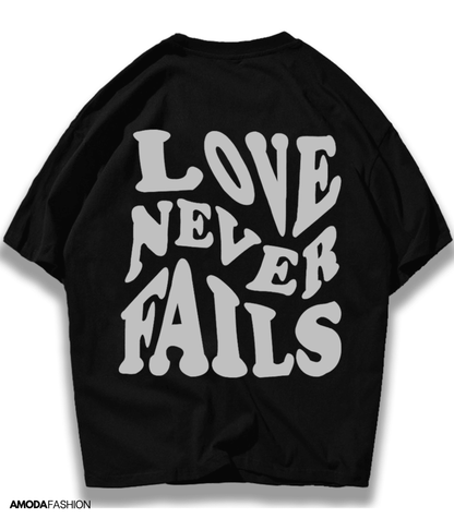 "Love Never Fails" Rückenbedrucktes Kurzarm-T-Shirt - Amodafashion.de